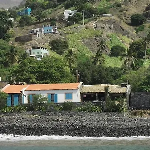 Casa Tarrafal De Monte Trigo Gasthuis